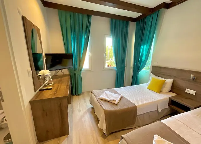 מלון Guenes Boutique - 3*