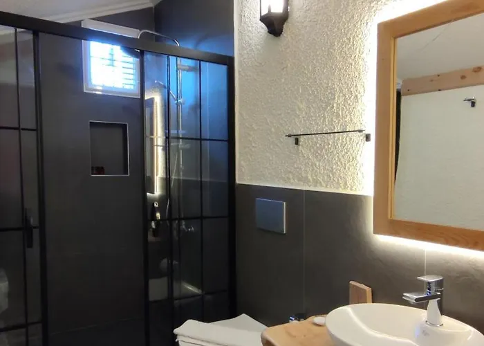 Guenes Boutique - Олудениз